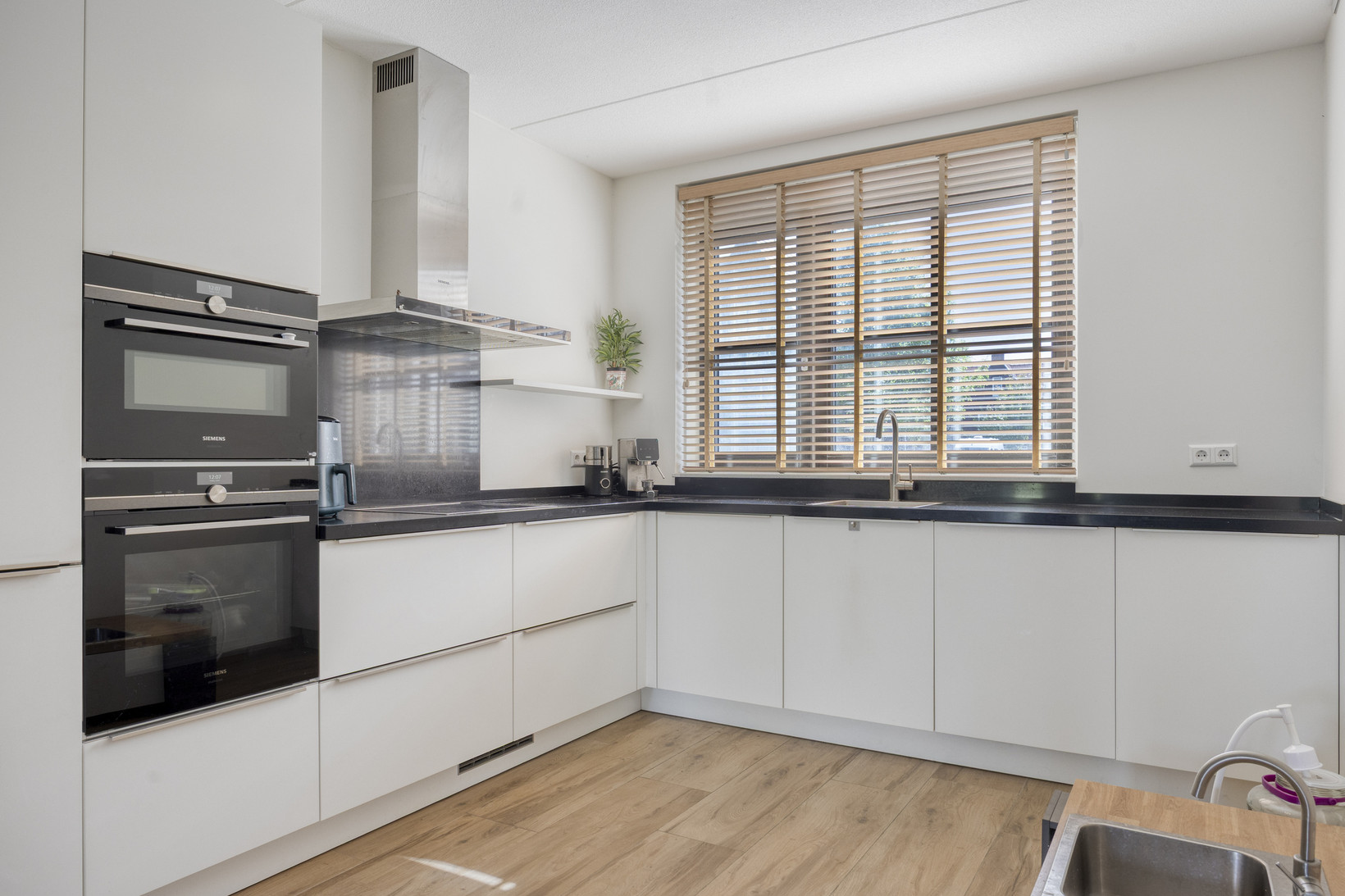 Tussenwoning te koop: Velduillande 9, Pijnacker