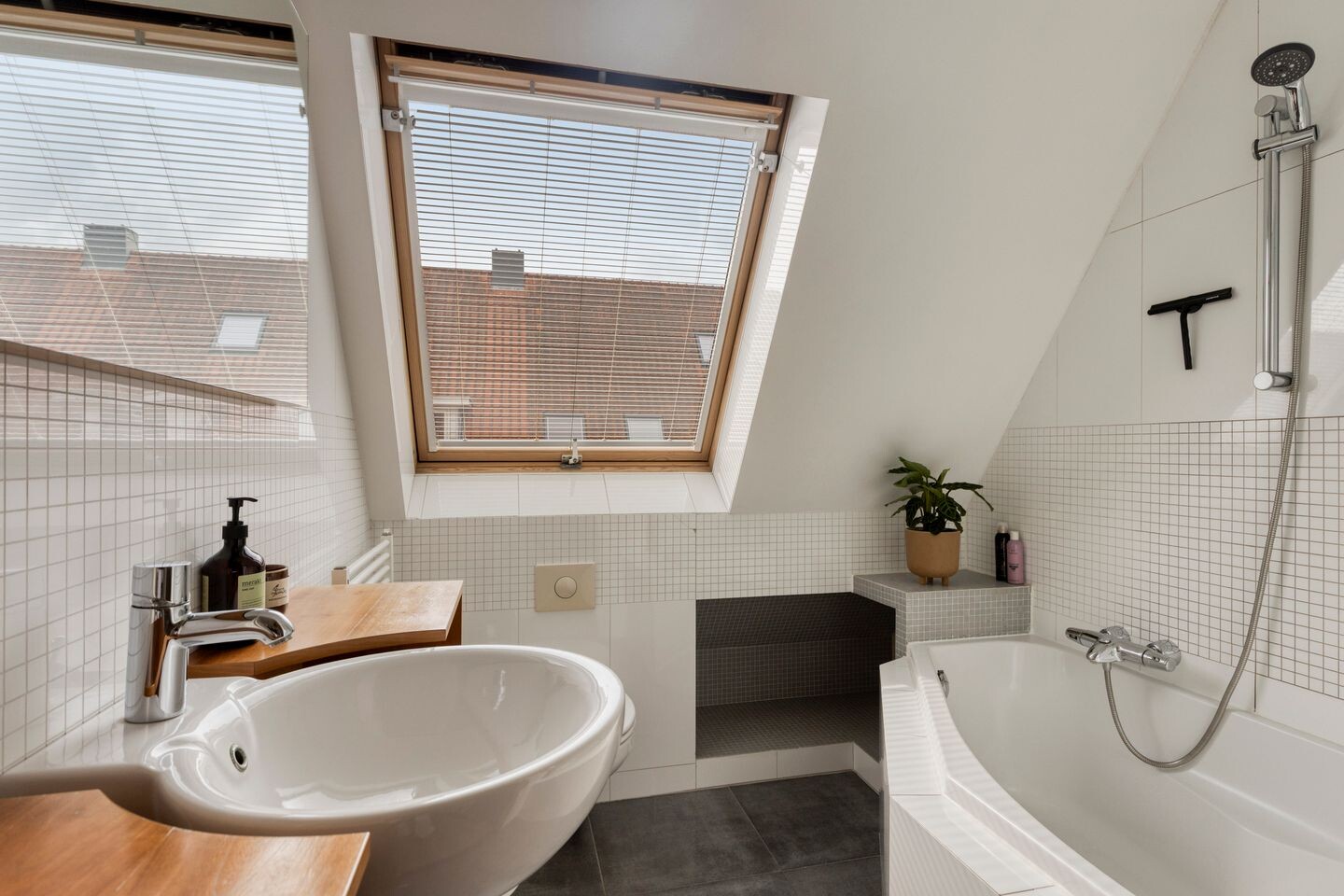 Tussenwoning te koop: boekweitakker 10, Pijnacker
