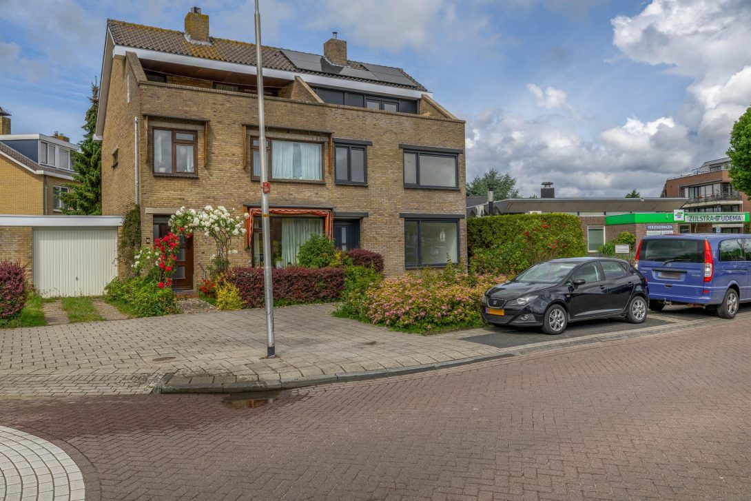 Twee-onder-één-kap te koop: Raadhuislaan 14, Berkel En Rodenrijs