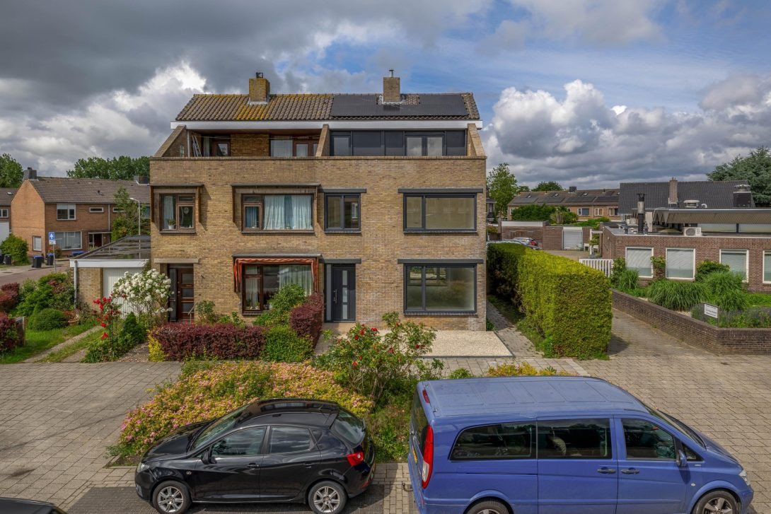 Twee-onder-één-kap te koop: Raadhuislaan 14, Berkel En Rodenrijs