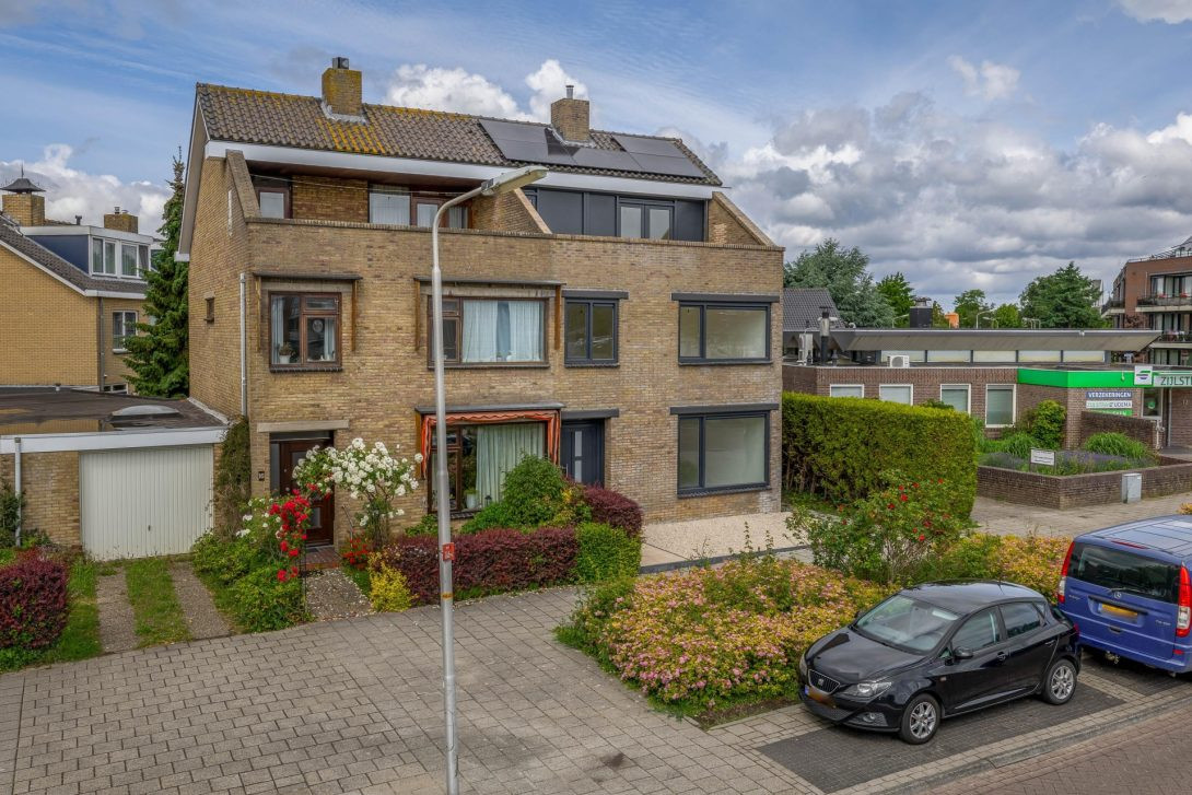 Twee-onder-één-kap te koop: Raadhuislaan 14, Berkel En Rodenrijs