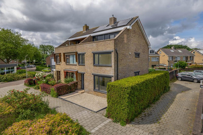 Raadhuislaan 14