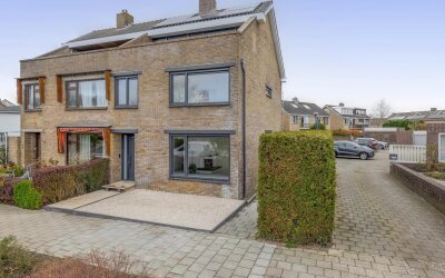 Raadhuislaan 14