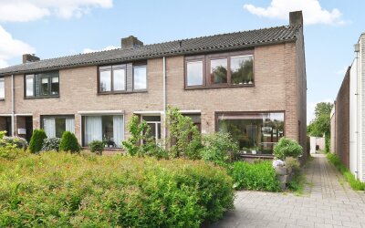 Raadhuislaan 32