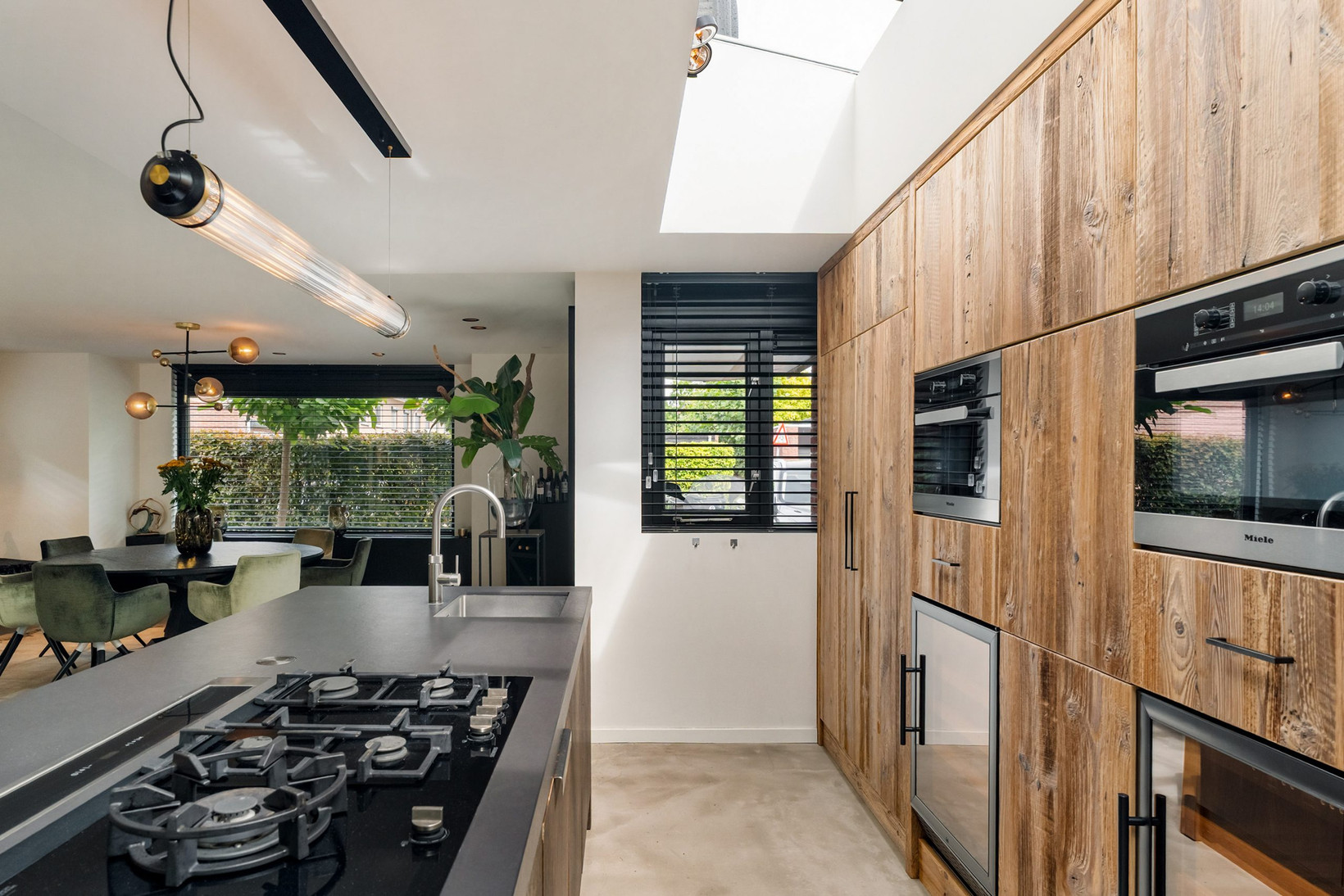 Tussenwoning te koop: Van Keulendreef 11, Bergschenhoek