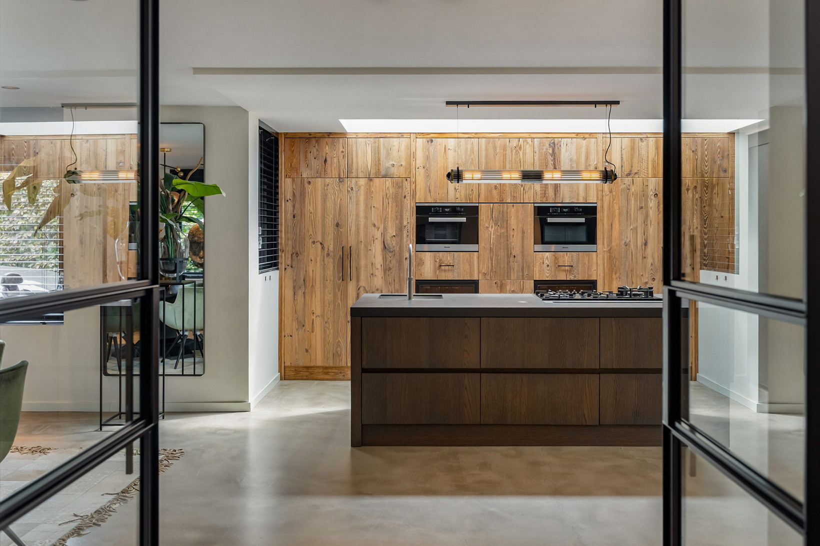 Tussenwoning te koop: Van Keulendreef 11, Bergschenhoek