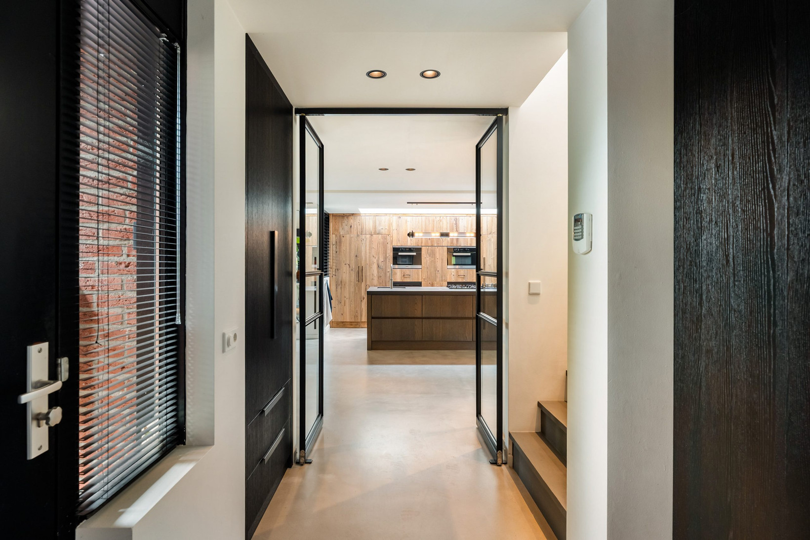 Tussenwoning te koop: Van Keulendreef 11, Bergschenhoek
