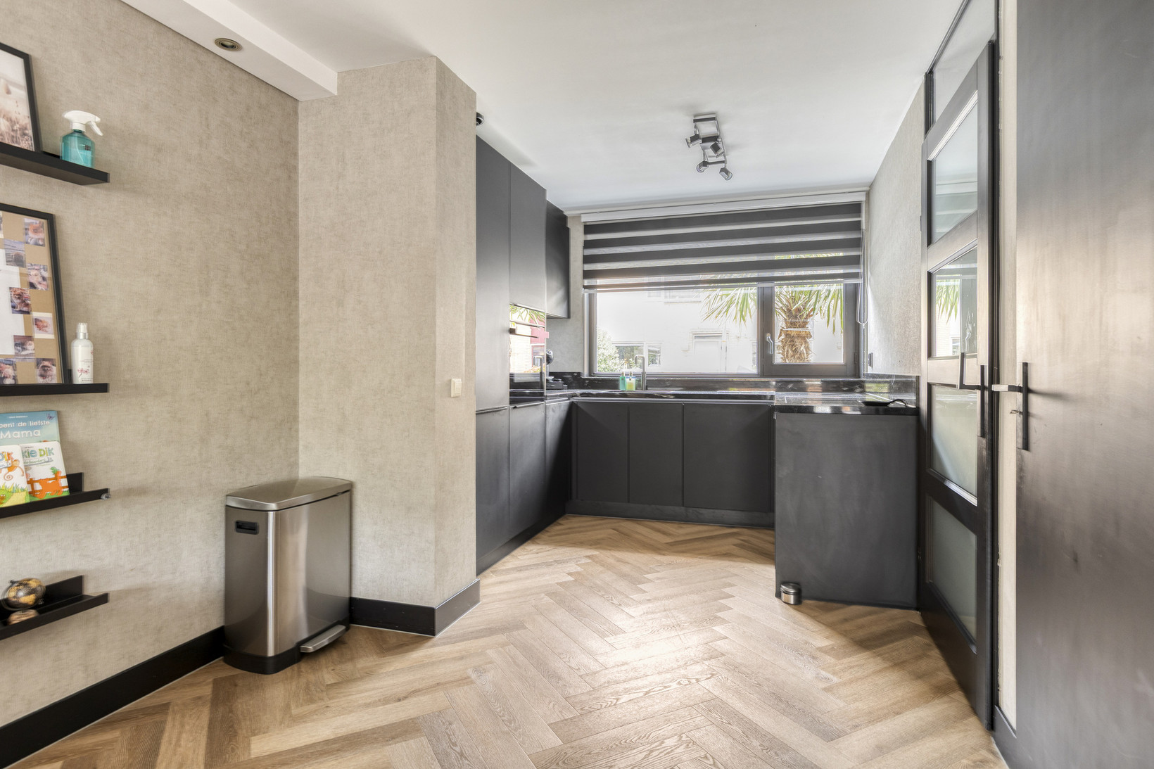 Tussenwoning te koop: Hooftstraat 28, Bergschenhoek