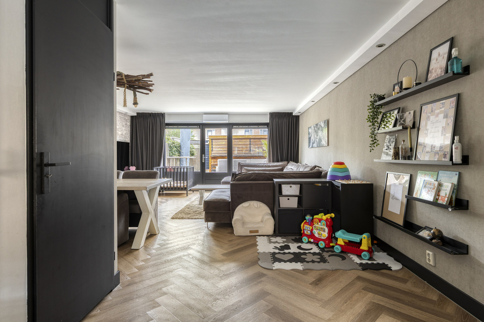 Tussenwoning te koop: Hooftstraat 28, Bergschenhoek