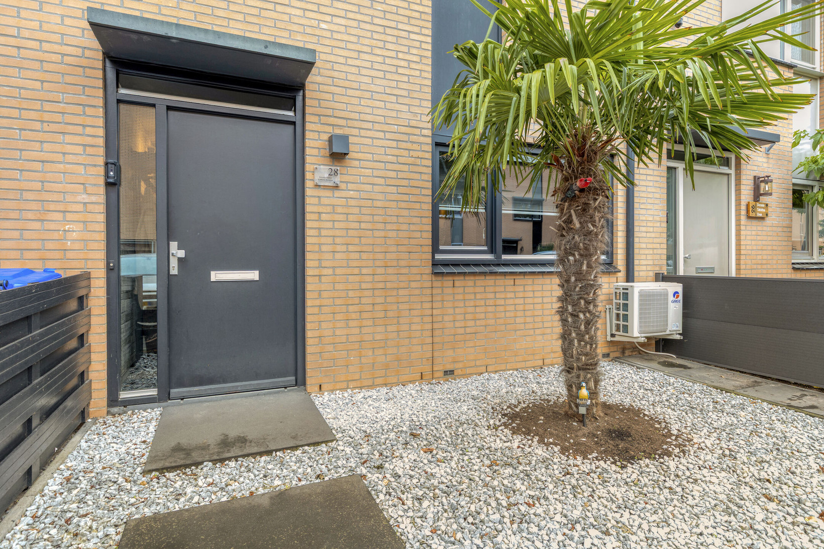 Tussenwoning te koop: Hooftstraat 28, Bergschenhoek