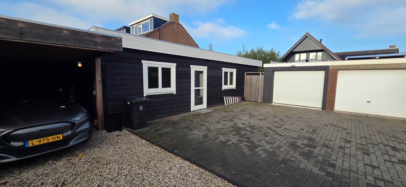 Twee-onder-één-kap te koop: Hoefweg 32, Bleiswijk