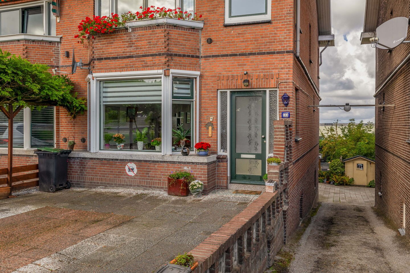 Twee-onder-één-kap te koop: Hoefweg 164, Bleiswijk
