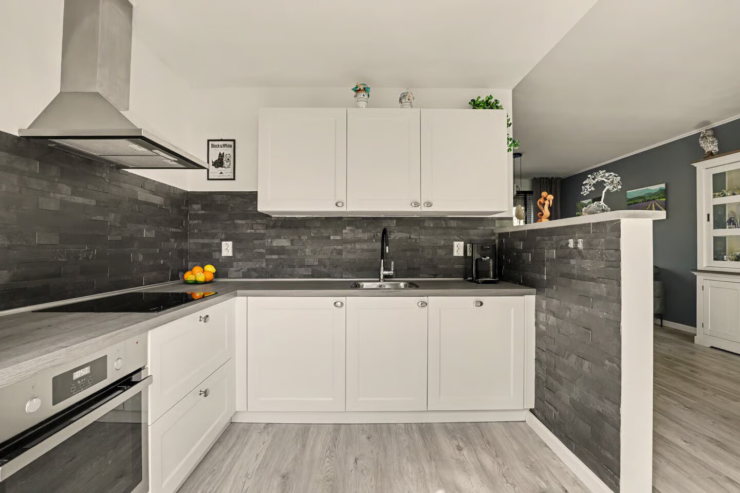 Hoekwoning te koop: Van Beethovenstraat 23, Naaldwijk