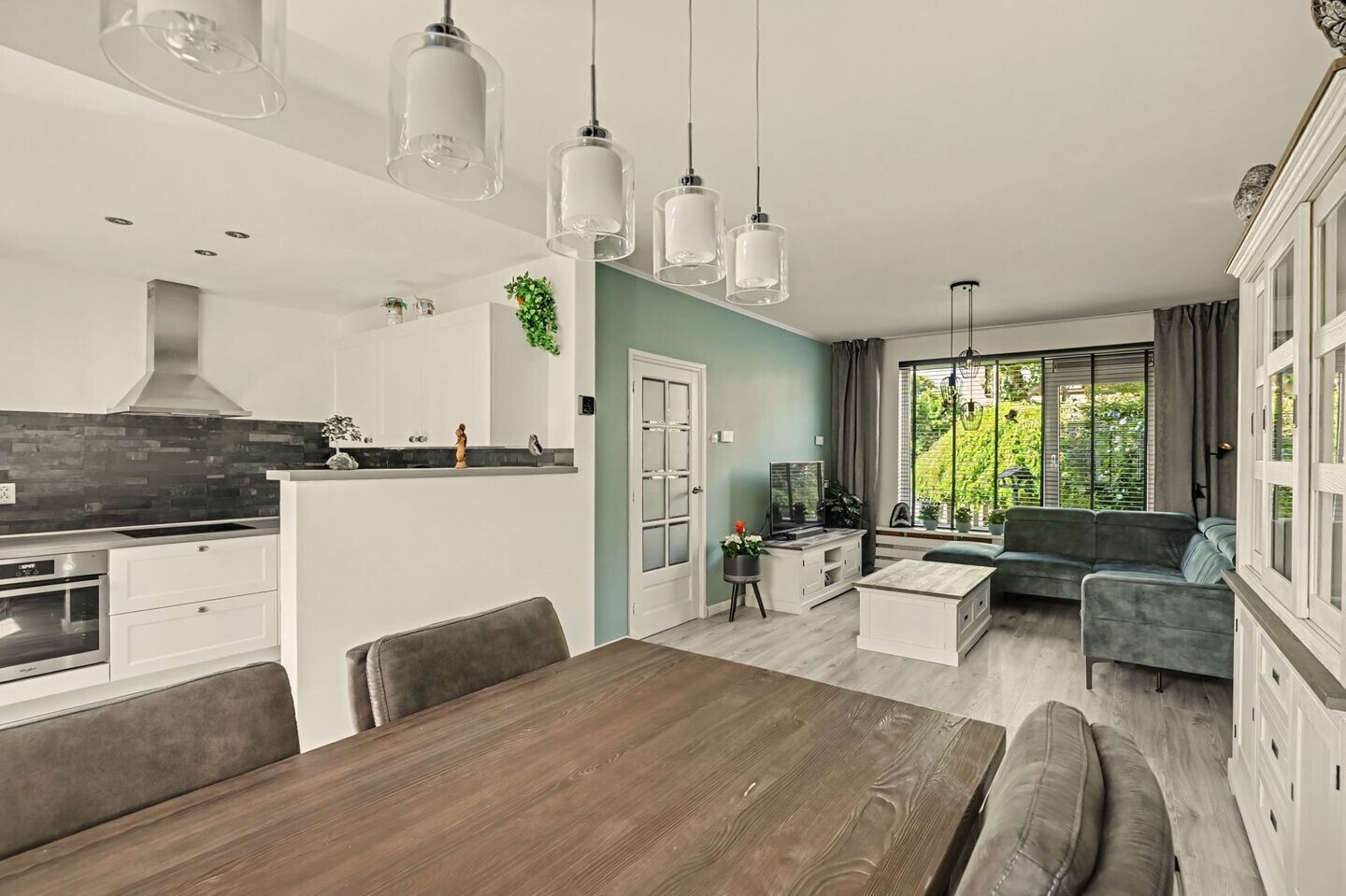 Hoekwoning te koop: Van Beethovenstraat 23, Naaldwijk