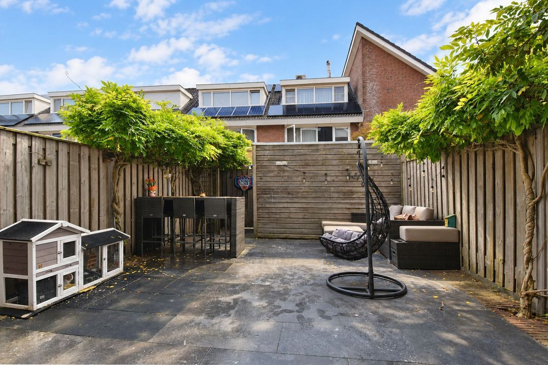 Tussenwoning te koop: Atlantische Oceaan 35, Naaldwijk