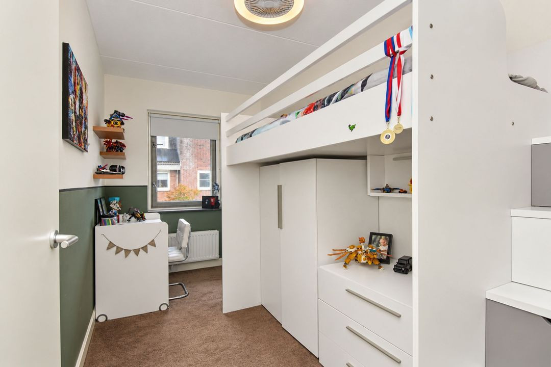 Tussenwoning te koop: Atlantische Oceaan 35, Naaldwijk