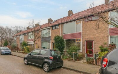 A.J. van Reststraat 10