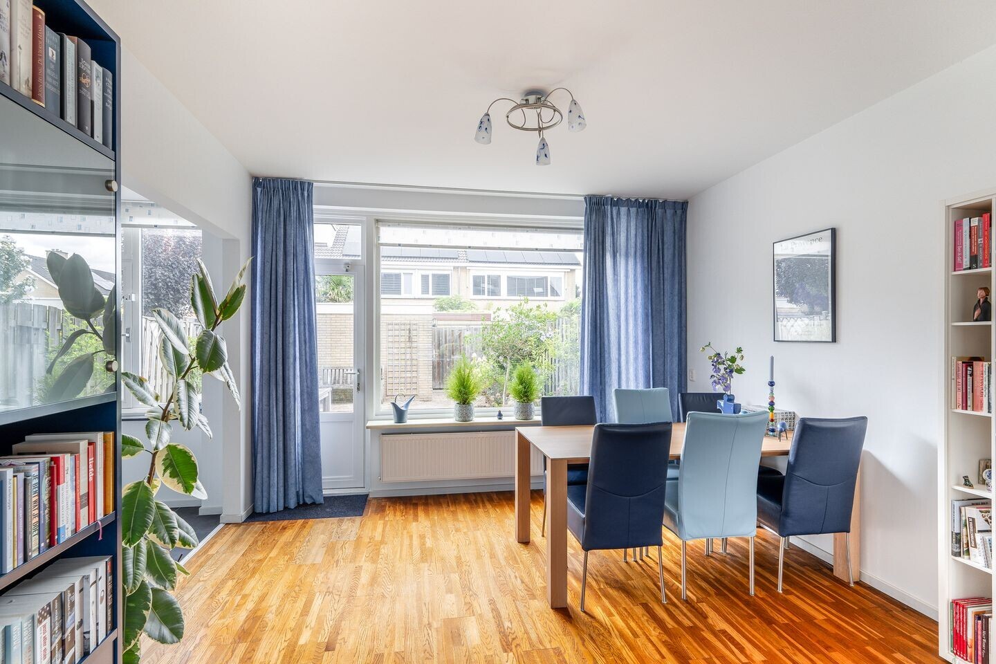 Tussenwoning te koop: Vogelkersstraat 18, 'S-Gravenzande