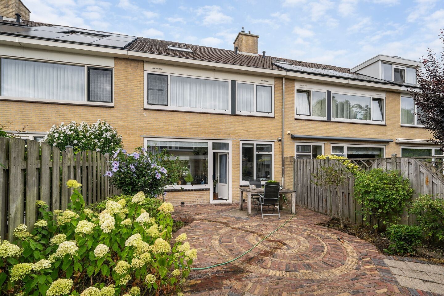 Tussenwoning te koop: Vogelkersstraat 18, 'S-Gravenzande