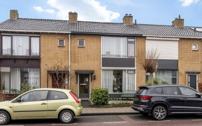 van Lenneps. 6