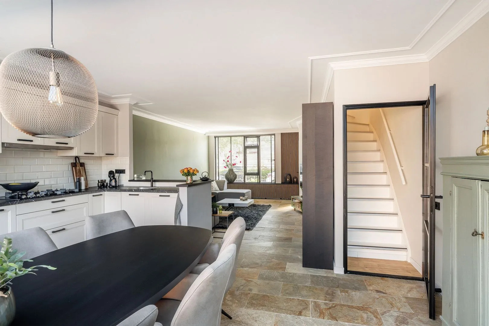 Tussenwoning te koop: Zandeveltweg 130, 'S-Gravenzande