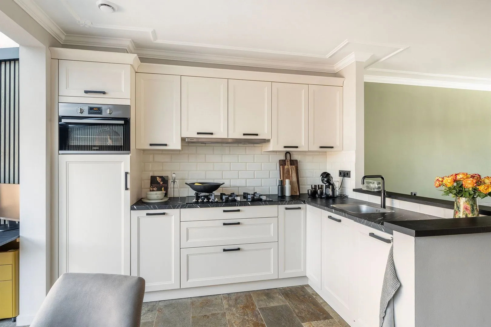 Tussenwoning te koop: Zandeveltweg 130, 'S-Gravenzande