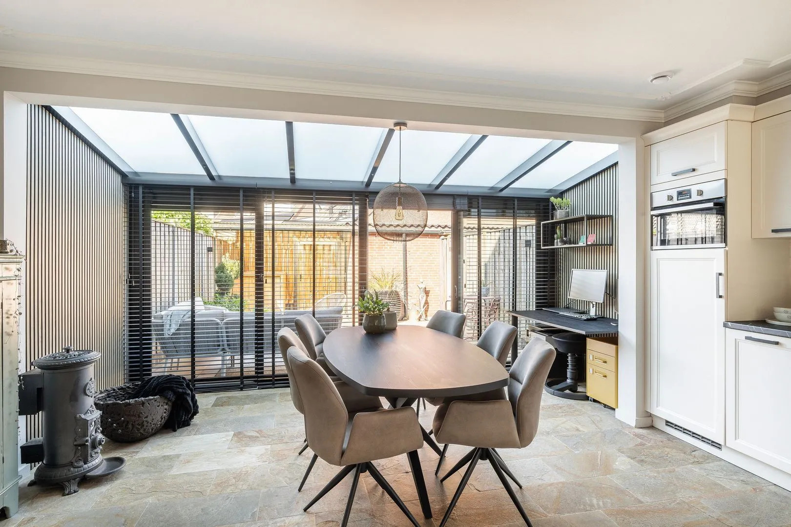 Tussenwoning te koop: Zandeveltweg 130, 'S-Gravenzande