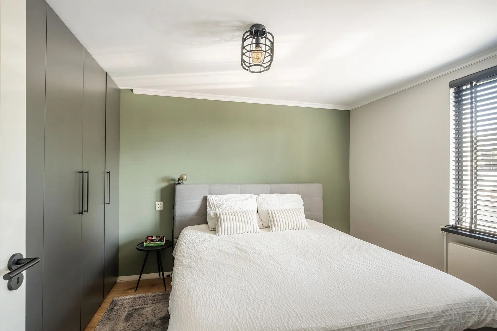 Tussenwoning te koop: Zandeveltweg 130, 'S-Gravenzande
