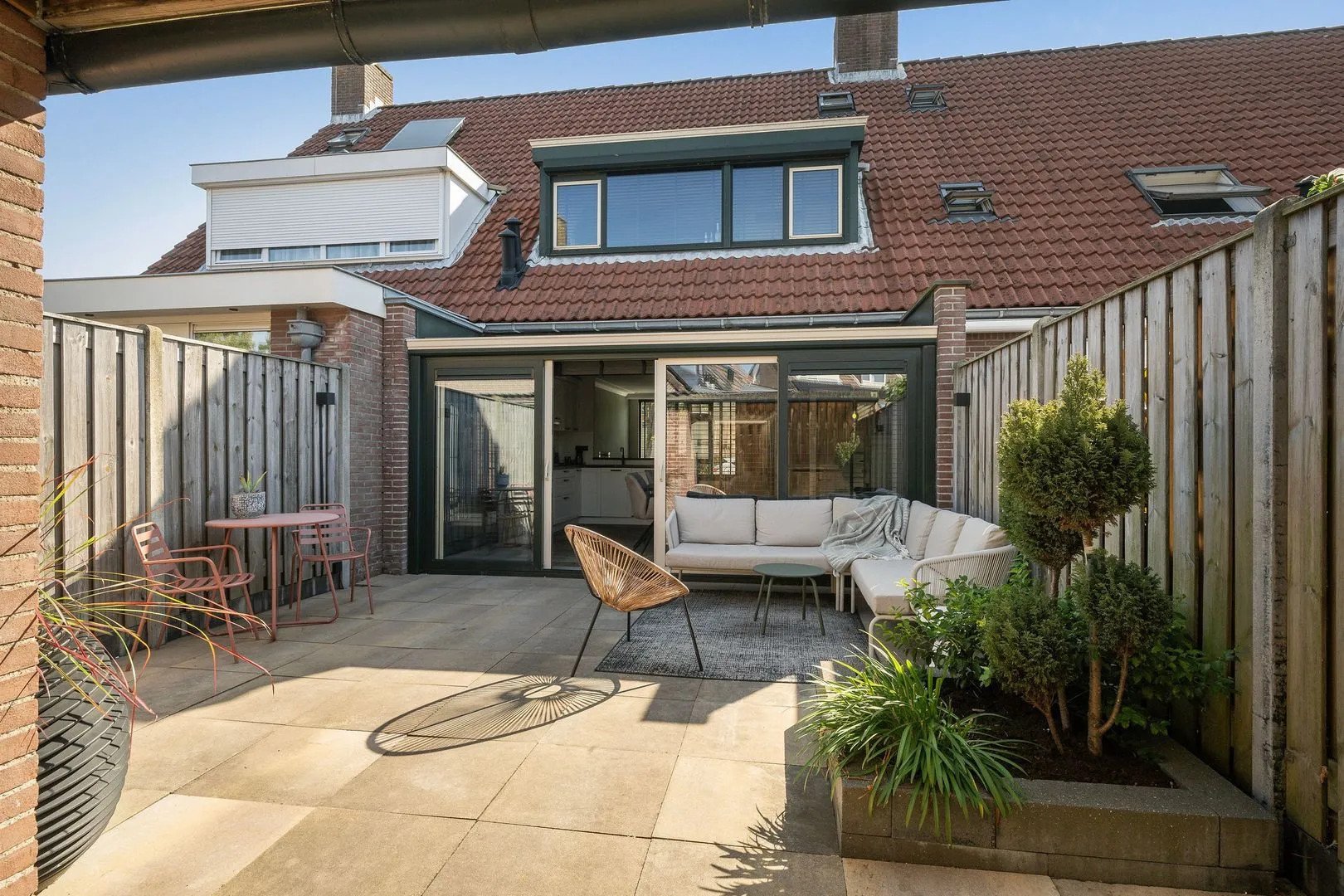 Tussenwoning te koop: Zandeveltweg 130, 'S-Gravenzande