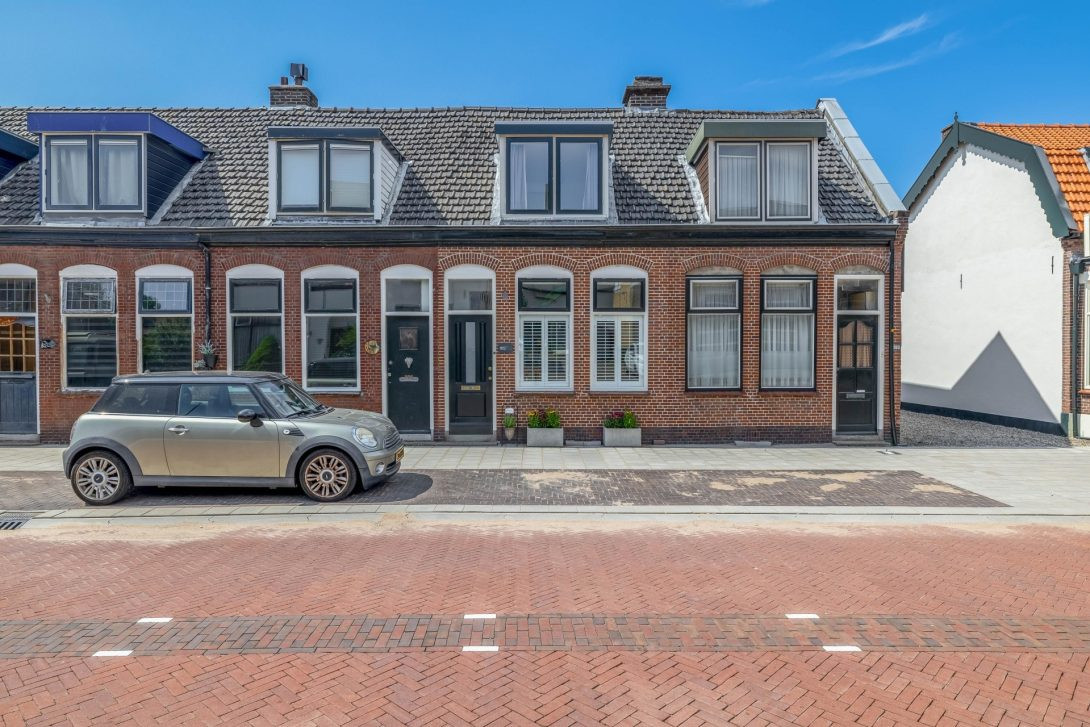 Tussenwoning te koop: Eerste Stationsstraat 165, Zoetermeer