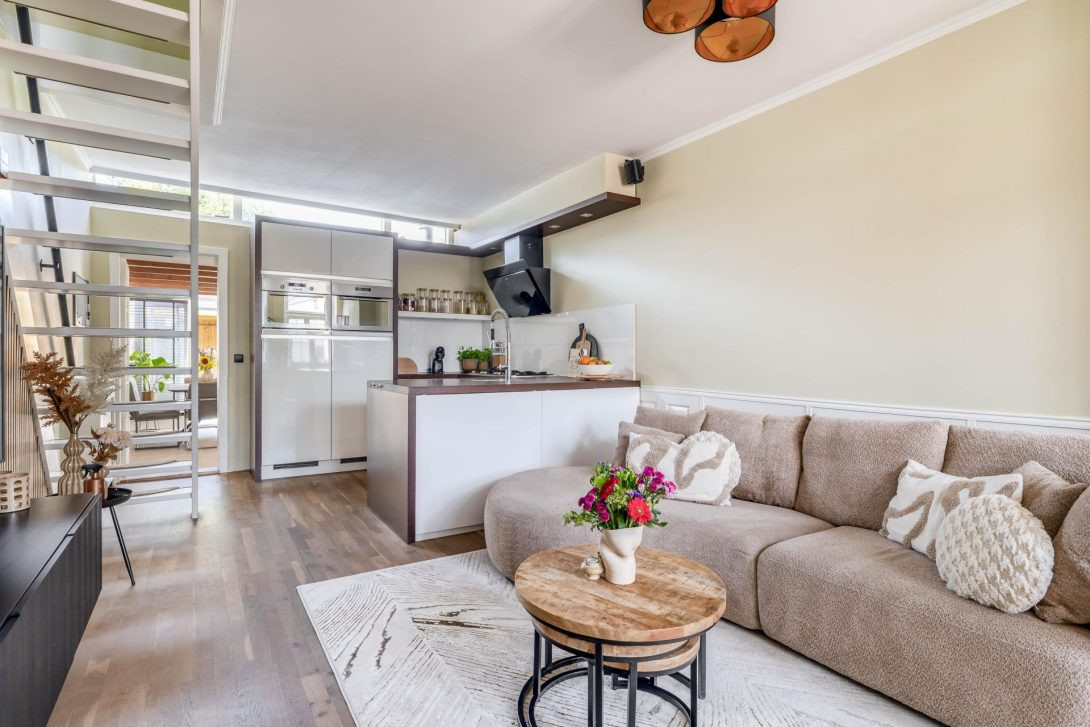 Tussenwoning te koop: Eerste Stationsstraat 165, Zoetermeer