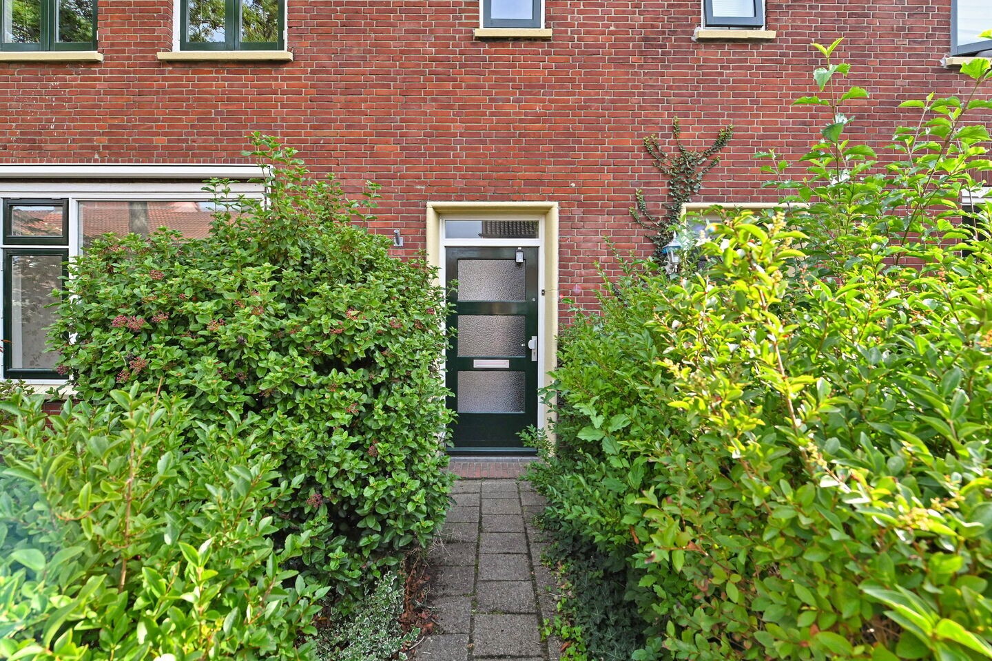 Tussenwoning te koop: Molenstraat 140, Zoetermeer