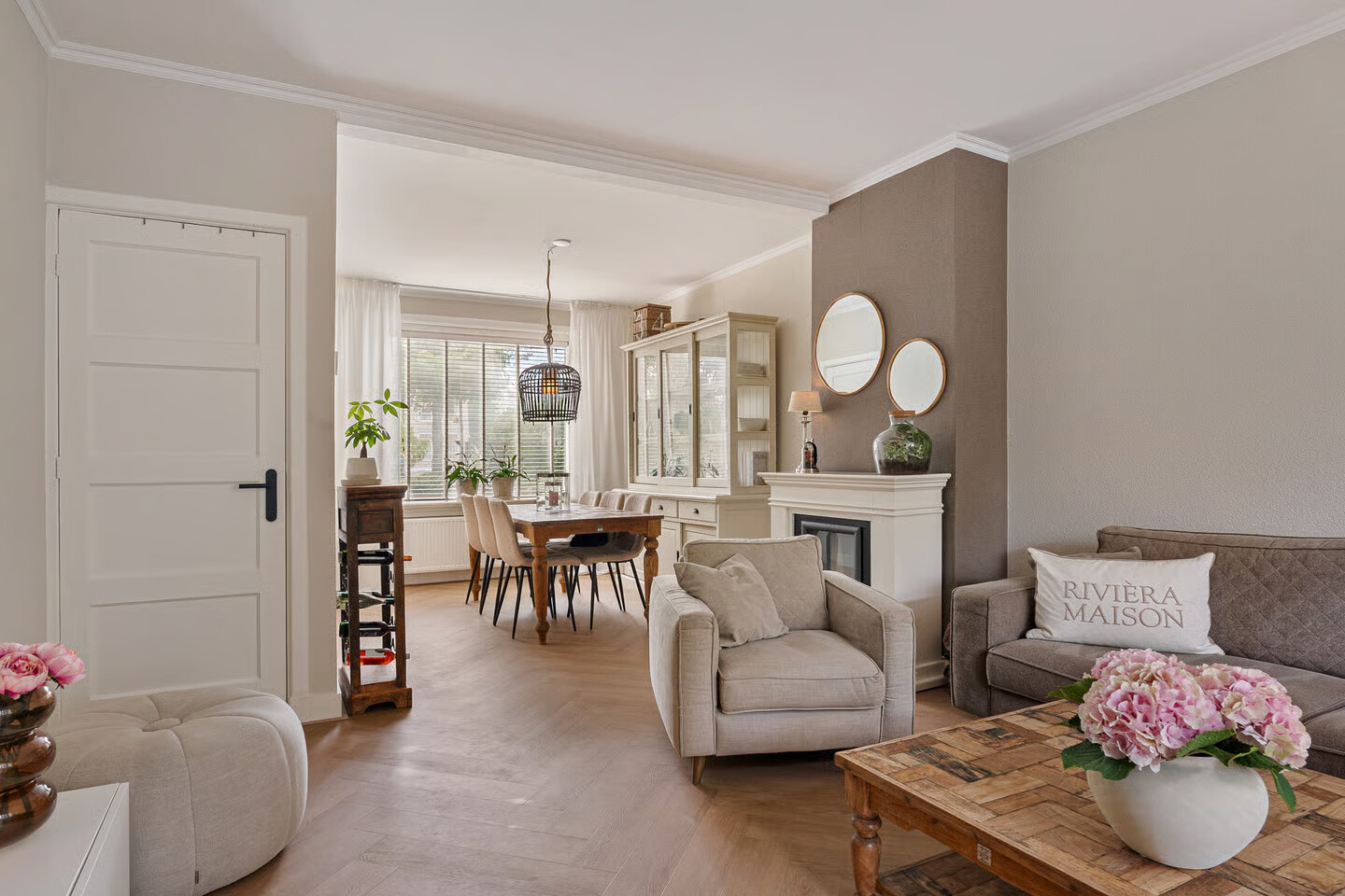 Tussenwoning te koop: Voorweg 18, Zoetermeer