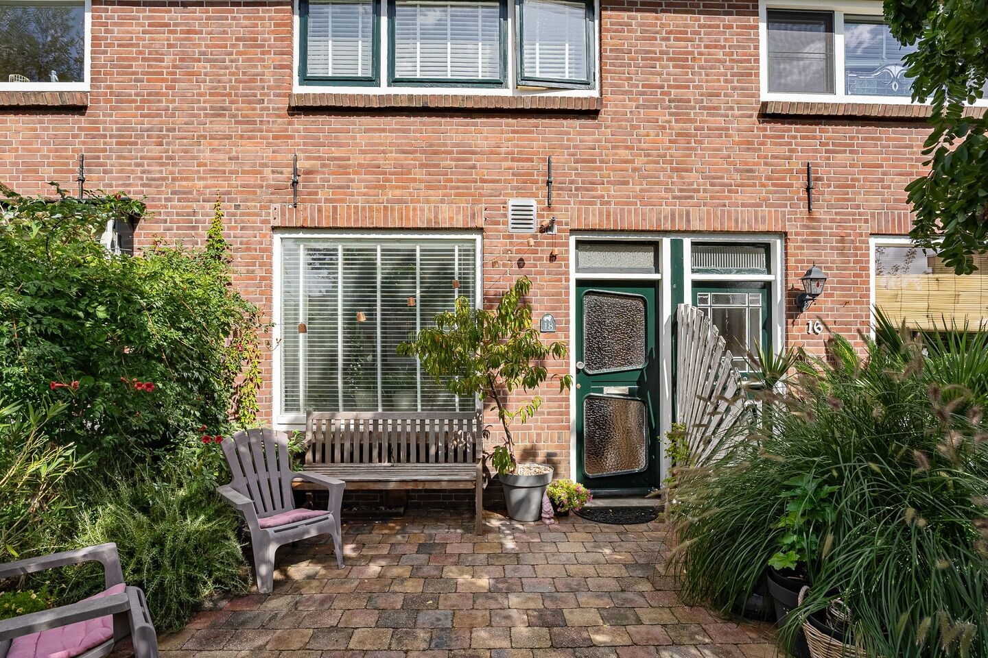 Tussenwoning te koop: Voorweg 18, Zoetermeer