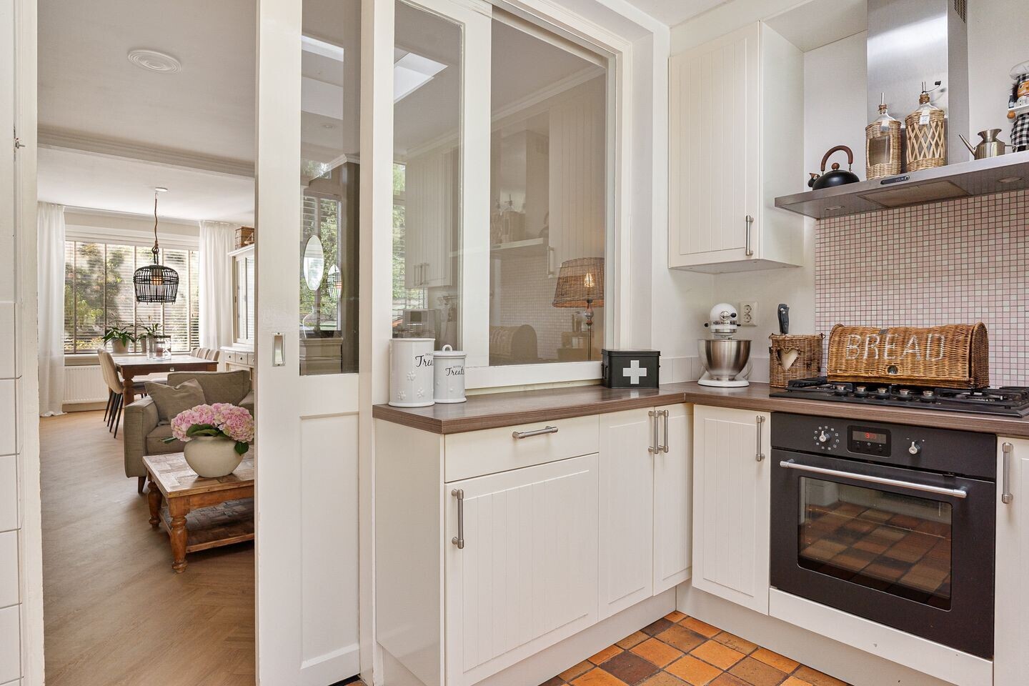 Tussenwoning te koop: Voorweg 18, Zoetermeer