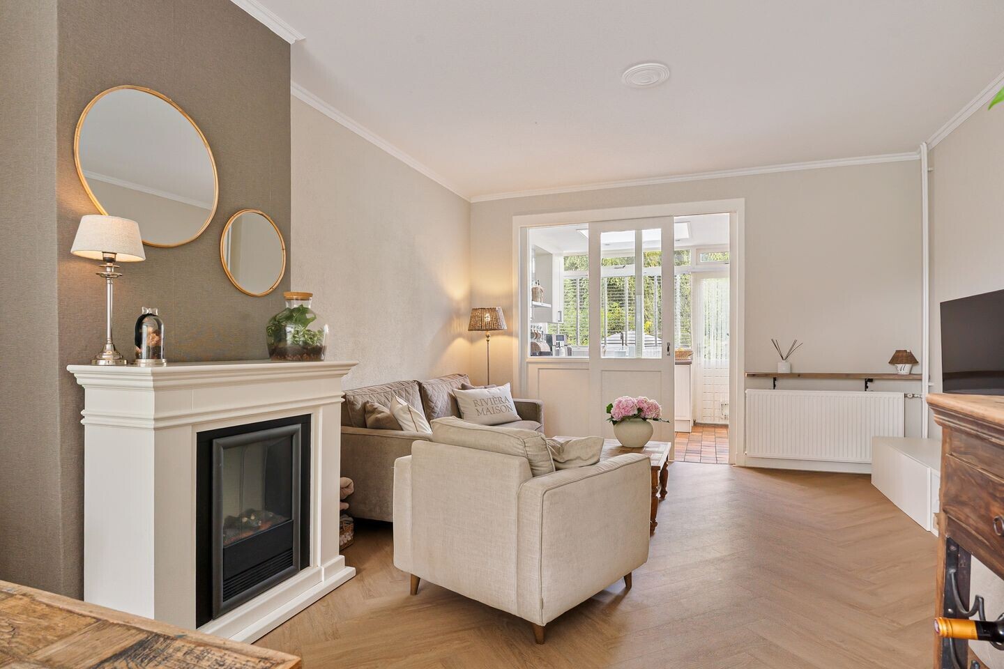 Tussenwoning te koop: Voorweg 18, Zoetermeer