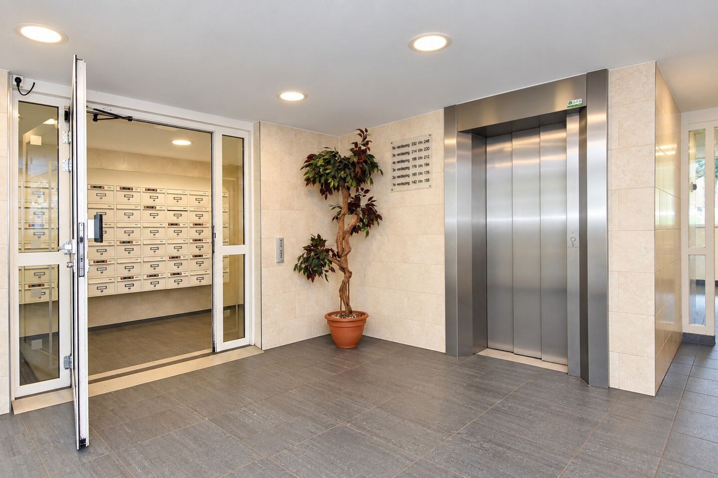 Appartement te koop: Dunantstraat 244, Zoetermeer