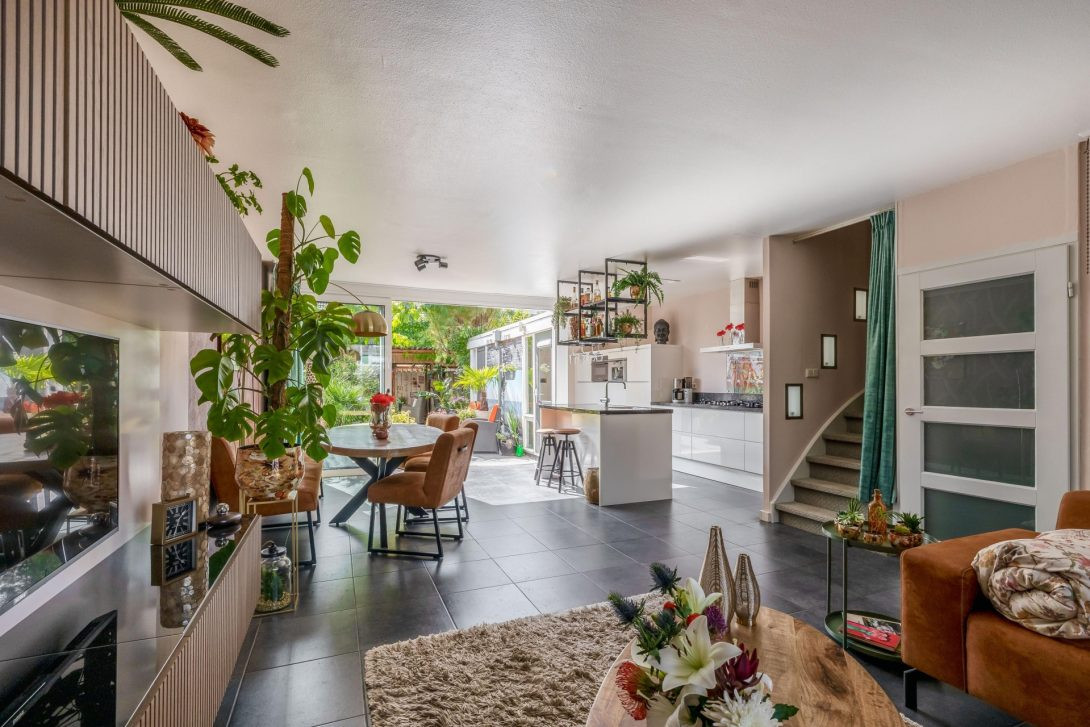 Tussenwoning te koop: Hazewater 11, Zoetermeer