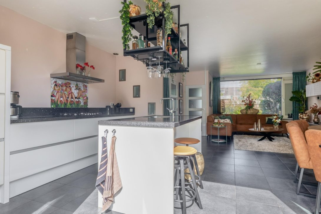 Tussenwoning te koop: Hazewater 11, Zoetermeer