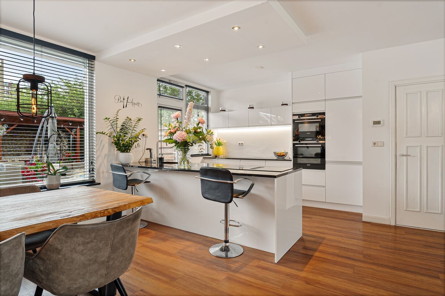 Hoekwoning te koop: Scheveningsebos 29, Zoetermeer