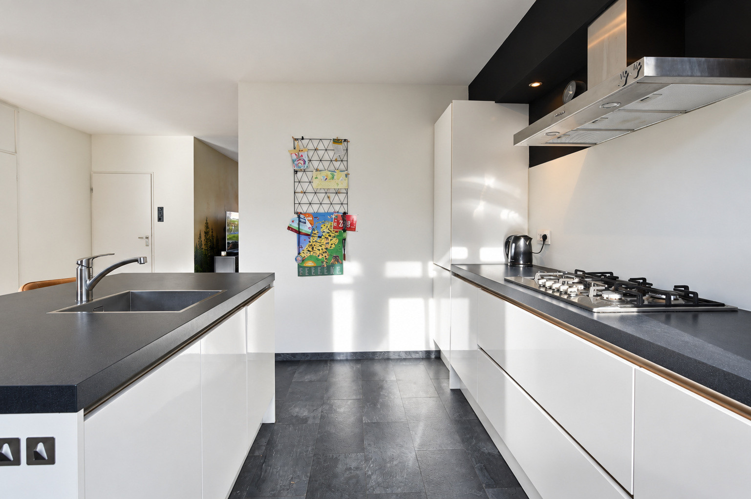 Tussenwoning te koop: Scheveningsebos 75, Zoetermeer