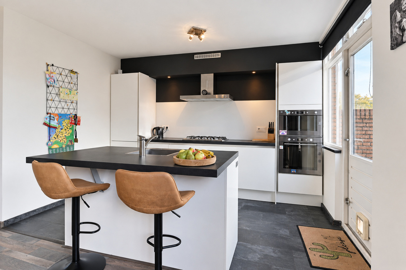 Tussenwoning te koop: Scheveningsebos 75, Zoetermeer