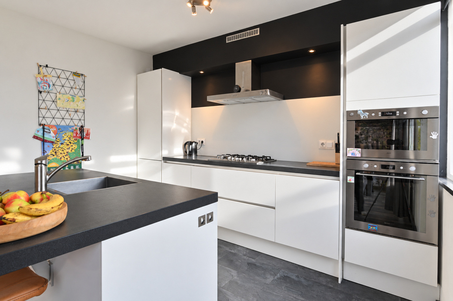 Tussenwoning te koop: Scheveningsebos 75, Zoetermeer