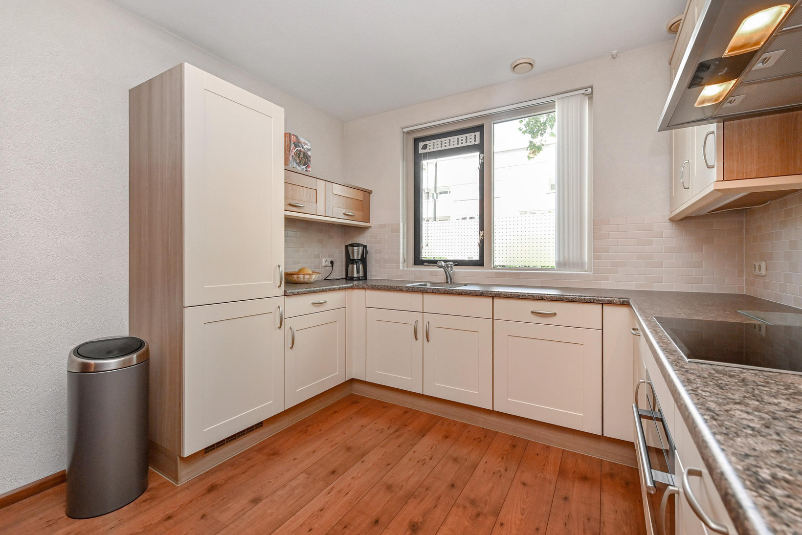 Tussenwoning te koop: Groen-blauwlaan 70, Zoetermeer