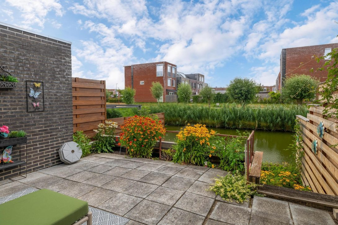 Tussenwoning te koop: Ahornzoom 72, Zoetermeer