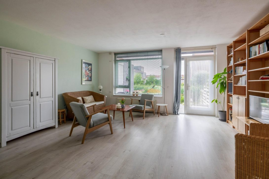 Tussenwoning te koop: Ahornzoom 72, Zoetermeer