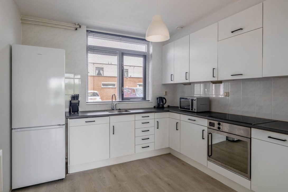 Tussenwoning te koop: Ahornzoom 72, Zoetermeer