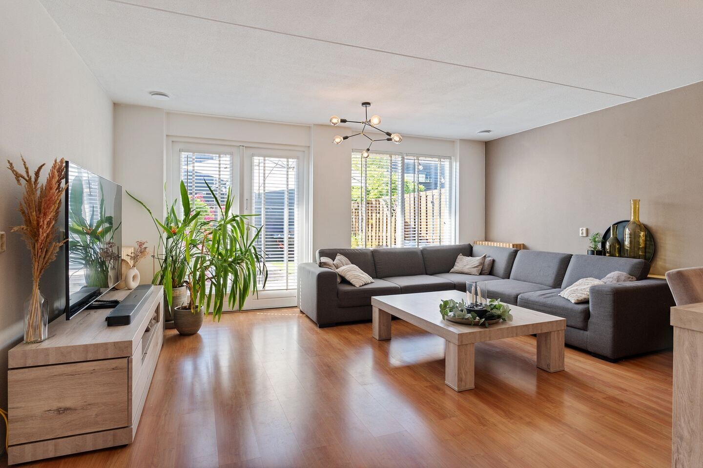 Tussenwoning te koop: Maasstroom 15, Zoetermeer