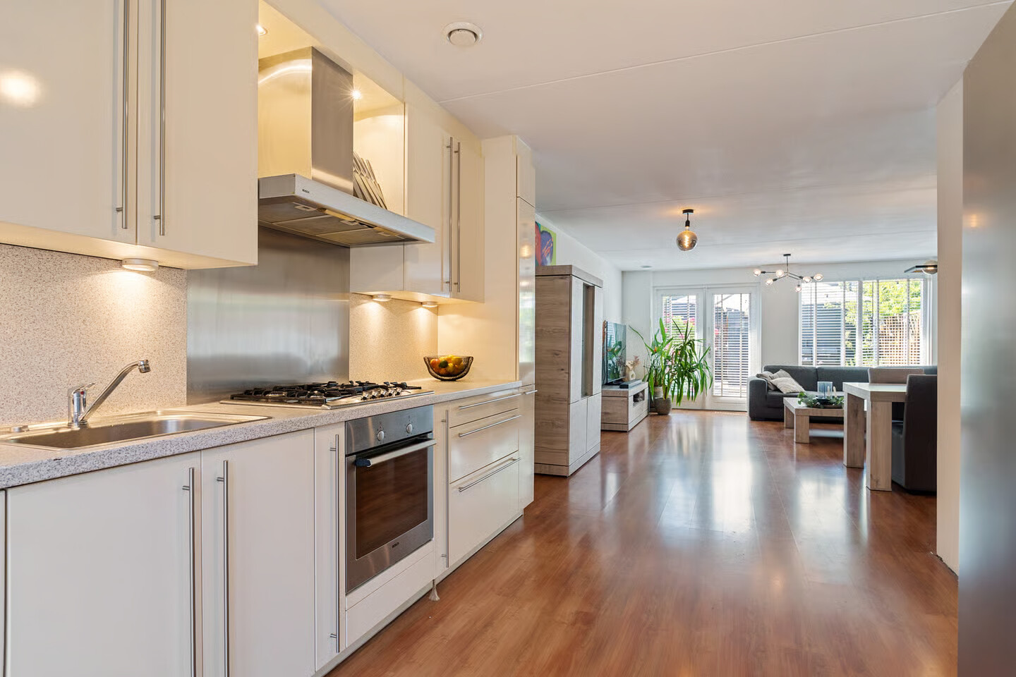 Tussenwoning te koop: Maasstroom 15, Zoetermeer
