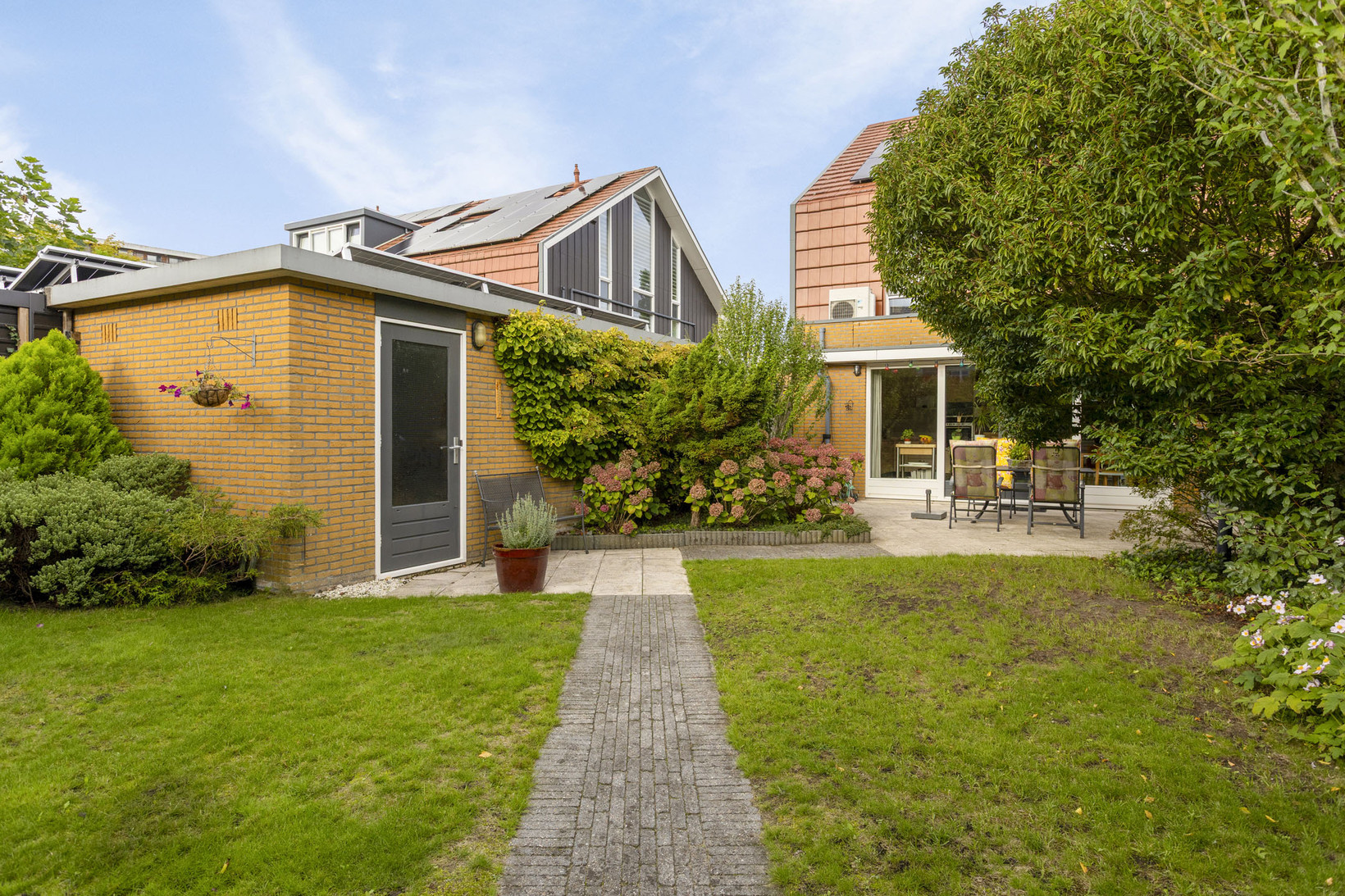 Twee-onder-één-kap te koop: Rhônestroom 22, Zoetermeer